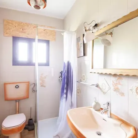 Clementina Nyaraló *